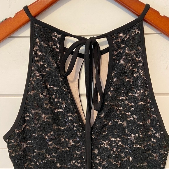 Nightway | Lace Short Banded Cocktail Dress - Picture 8 of 14